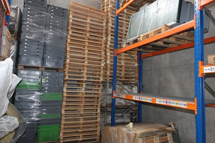 2 x Stapel Einwegpaletten